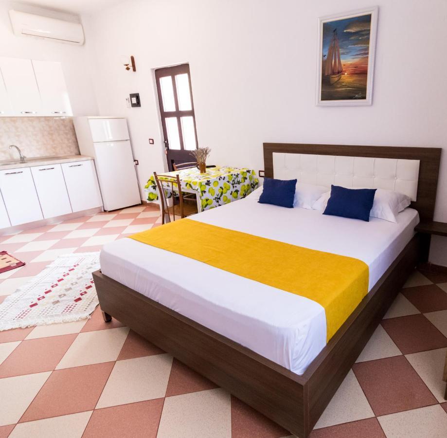 Villa Toskaj Vlorë Exteriör bild