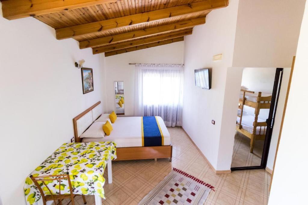 Villa Toskaj Vlorë Exteriör bild